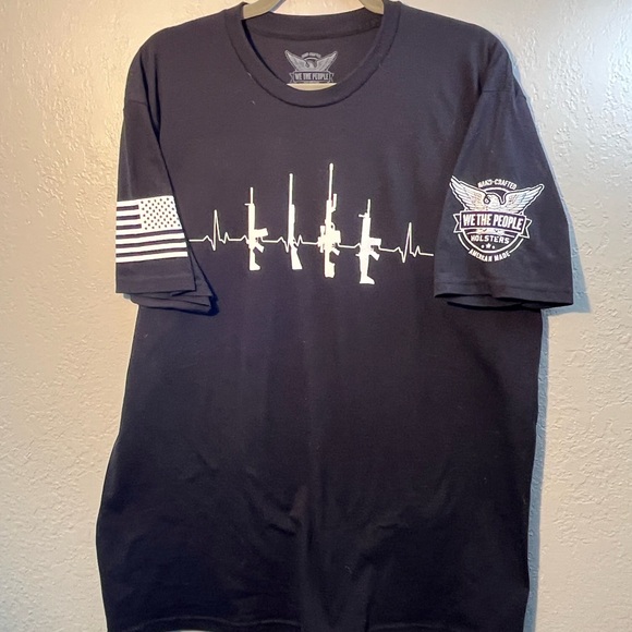 Black and White Short Sleeve Tee with Graphic Design XL USA - Picture 2 of 7